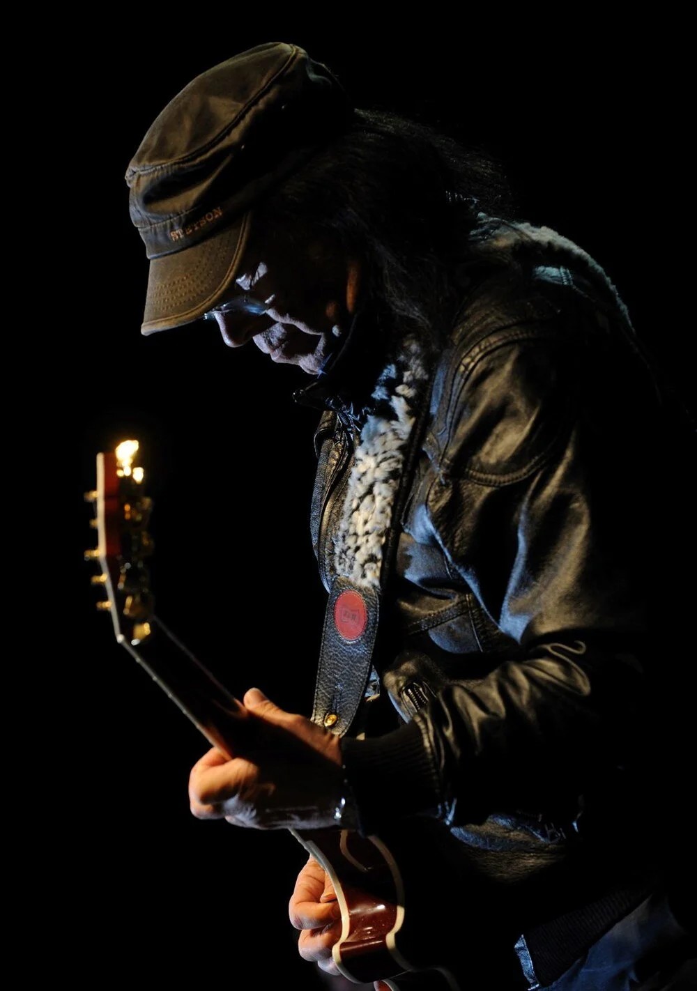 Erkin Koray with guitar